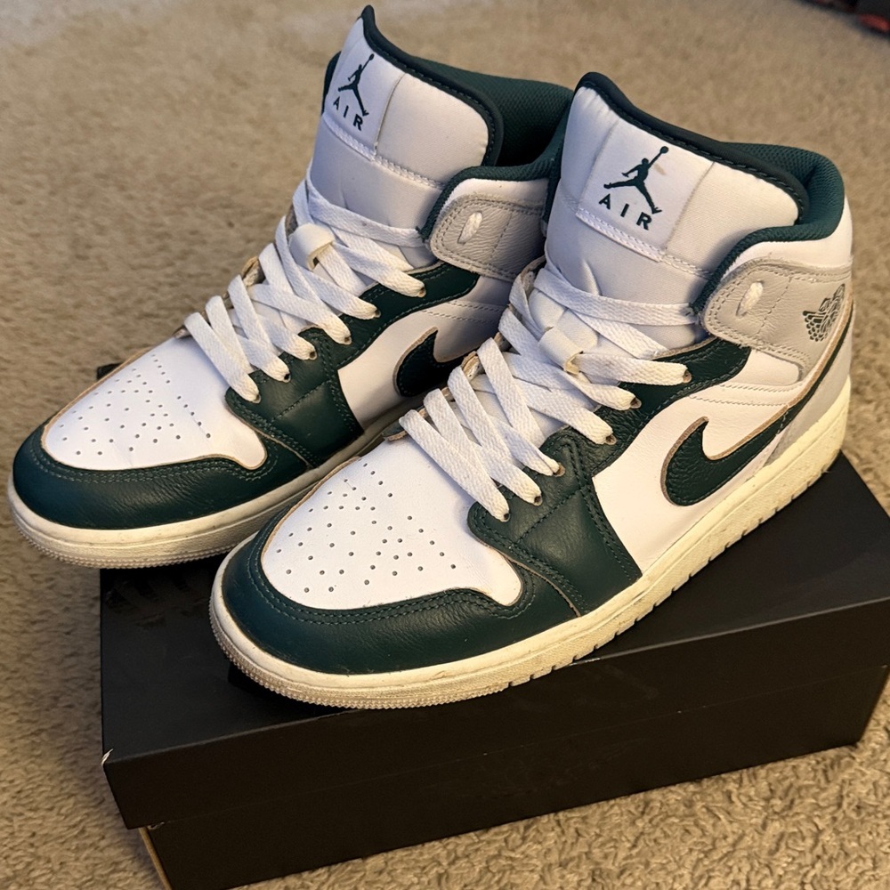 Nike Air Jordan 1 Mid SE Sneaker White Green Grey men's size 9